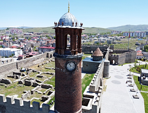 Foto - Bu saat Erzurumlulara 143 yıldır zamanı gösteriyor