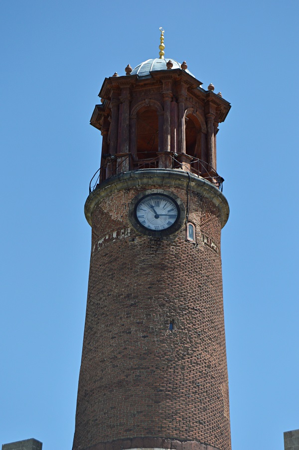 Foto - Bu saat Erzurumlulara 143 yıldır zamanı gösteriyor