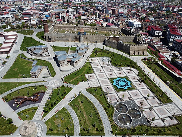 Foto - Bu saat Erzurumlulara 143 yıldır zamanı gösteriyor