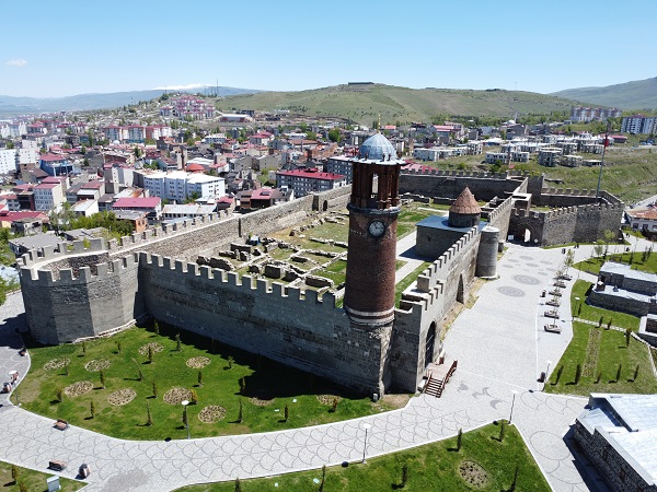 Foto - Bu saat Erzurumlulara 143 yıldır zamanı gösteriyor