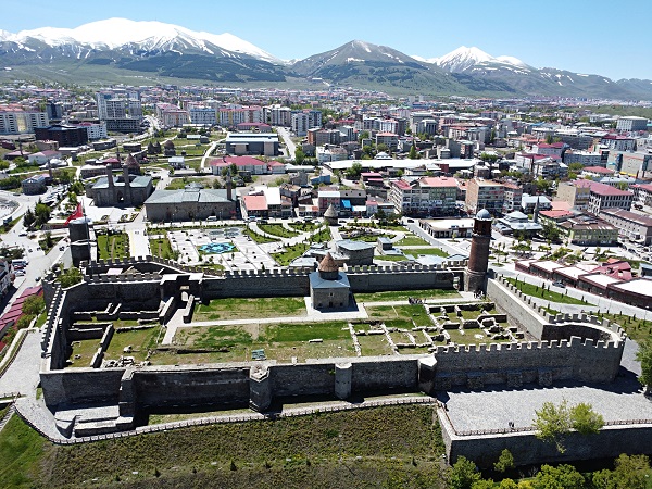 Foto - Bu saat Erzurumlulara 143 yıldır zamanı gösteriyor