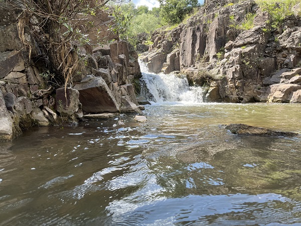 Foto - Bu şelale görenleri mest ediyor