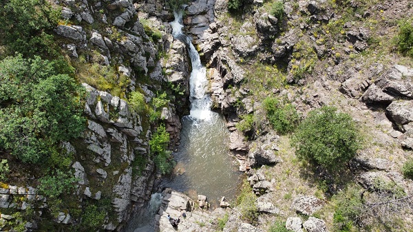 Foto - Bu şelale görenleri mest ediyor