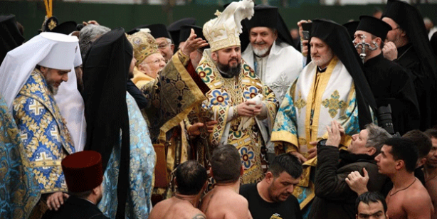 Foto - Bu sene de denizden haç çıkardılar! Bunu neden yaptıklarını biliyor musunuz?