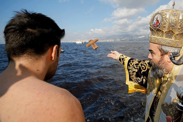 Foto - Bu sene de denizden haç çıkardılar! Bunu neden yaptıklarını biliyor musunuz?