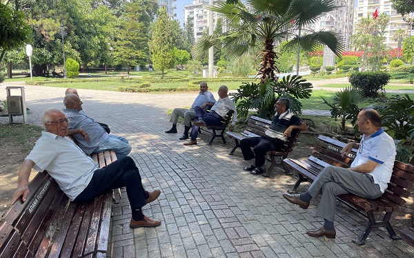 Foto - Bu sıcak neler yaptırmıyor! Şimdi de nem hesabına başlandı