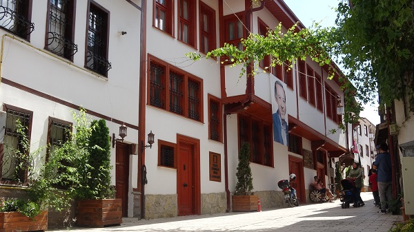 Foto - Bu sokakta kendinizi zaman tünelinde hissedeceksiniz