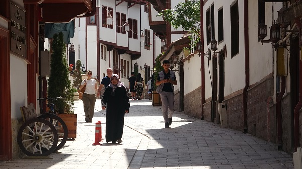 Foto - Bu sokakta kendinizi zaman tünelinde hissedeceksiniz
