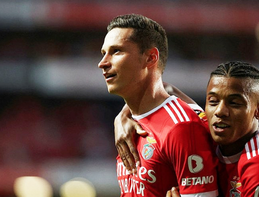 Foto - Bu sorunu acilen çözmemiz lazım acilen dedi ve uçağını havalandırıyor! Bombalar art arda patlayacak...