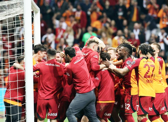 Foto - Bu sorunu acilen çözmemiz lazım acilen dedi ve uçağını havalandırıyor! Bombalar art arda patlayacak...