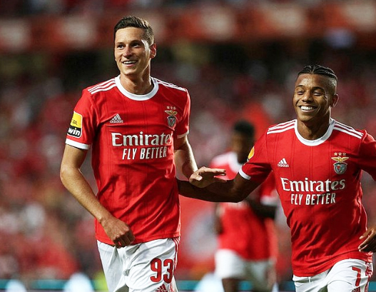 Foto - Bu sorunu acilen çözmemiz lazım acilen dedi ve uçağını havalandırıyor! Bombalar art arda patlayacak...