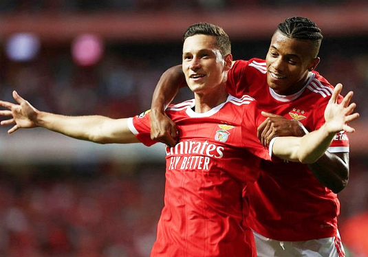 Foto - Bu sorunu acilen çözmemiz lazım acilen dedi ve uçağını havalandırıyor! Bombalar art arda patlayacak...