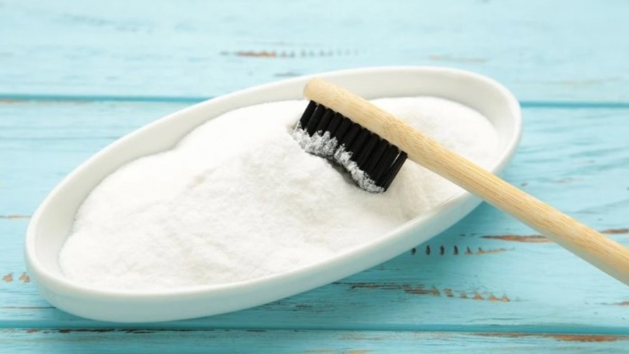 Foto - Bu sorunu kolayca halledebilirsiniz! Sararmış gömlek yakalarını bembeyaz yapan yöntem