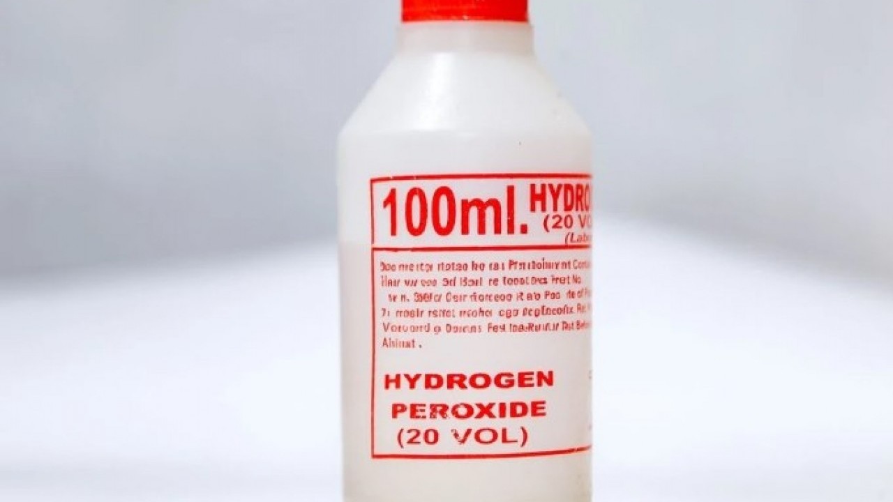 Foto - Bu sorunu kolayca halledebilirsiniz! Sararmış gömlek yakalarını bembeyaz yapan yöntem