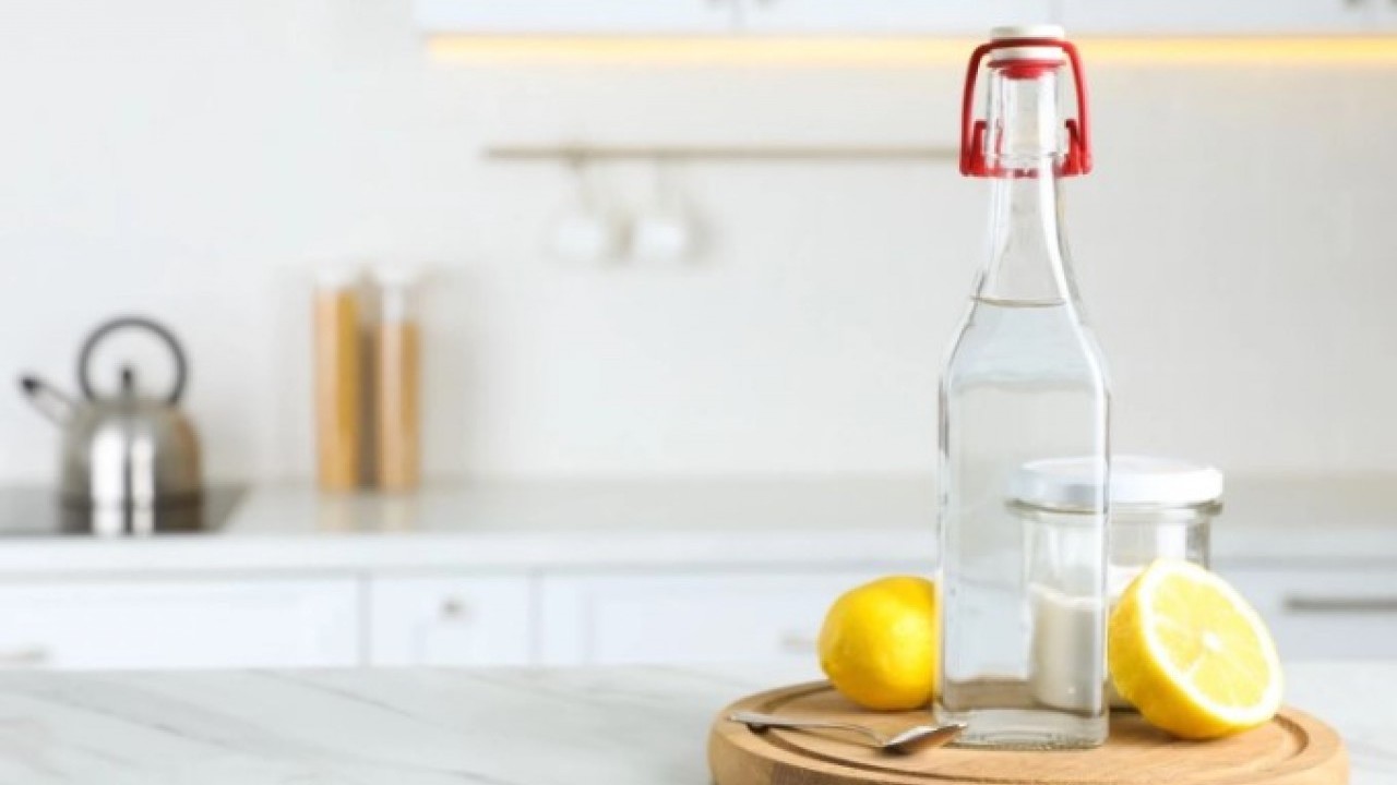 Foto - Bu sorunu kolayca halledebilirsiniz! Sararmış gömlek yakalarını bembeyaz yapan yöntem