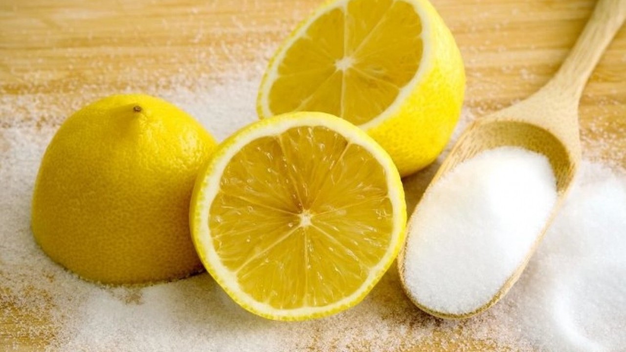 Foto - Bu sorunu kolayca halledebilirsiniz! Sararmış gömlek yakalarını bembeyaz yapan yöntem