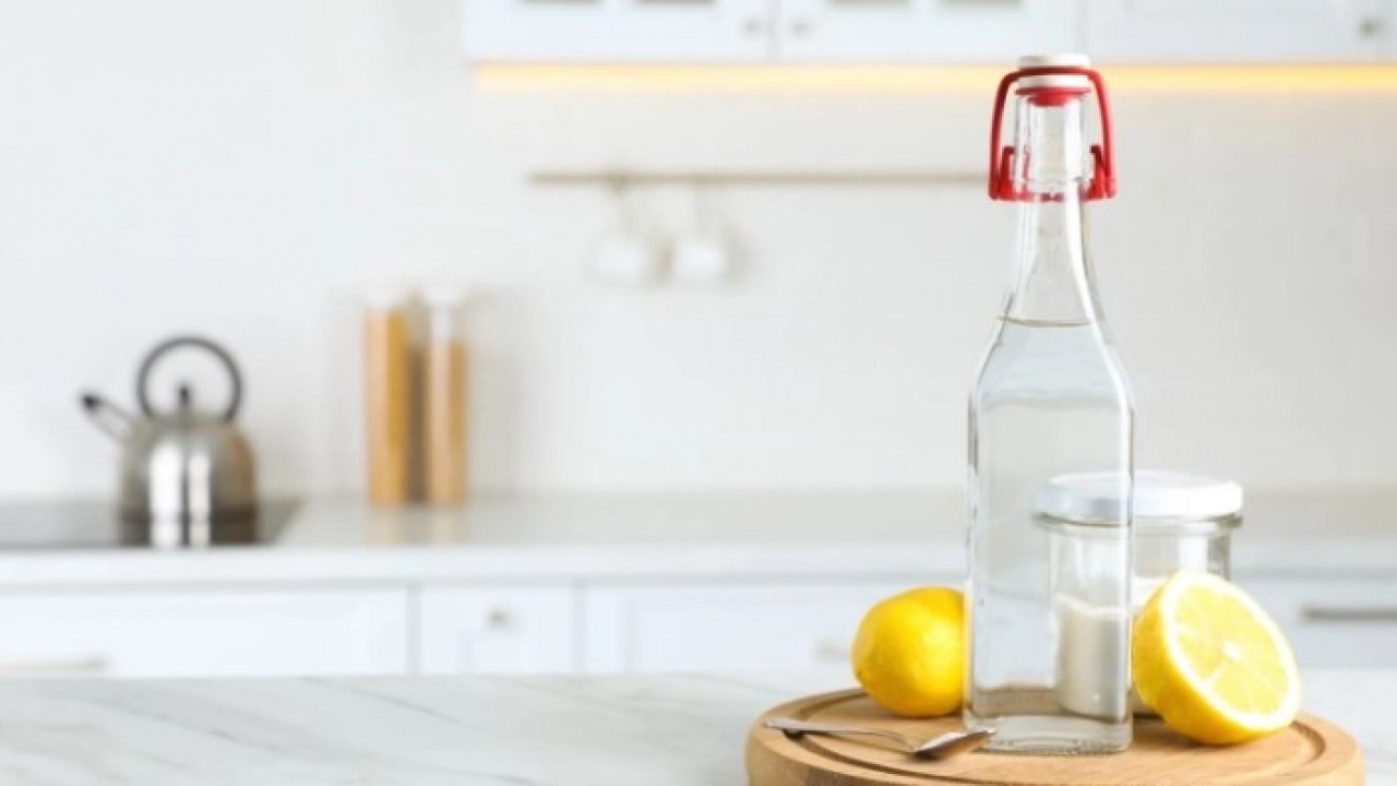 Foto - Bu sorunu yaz aylarında sık yaşıyoruz! İşte beyaz kıyafetlerden ter lekesini çıkarmanın kolay yolu