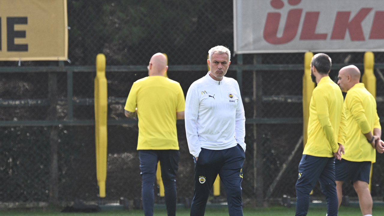 Foto - Bu sözleri duyan Fenerbahçeliler şok olacak! Ahmet Çakar’dan çok sert tepki: Böylesi yorum olay çıkartacak…