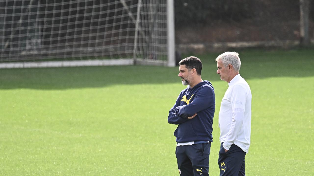 Foto - Bu sözleri duyan Fenerbahçeliler şok olacak! Ahmet Çakar’dan çok sert tepki: Böylesi yorum olay çıkartacak…