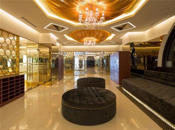 Foto - Bu spor salonunda yok yok!