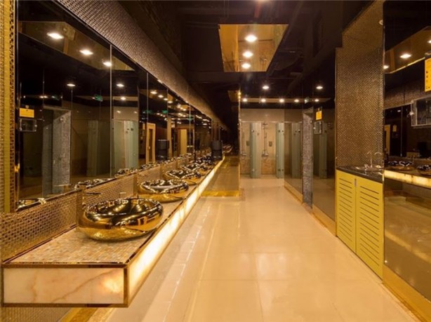 Foto - Bu spor salonunda yok yok!