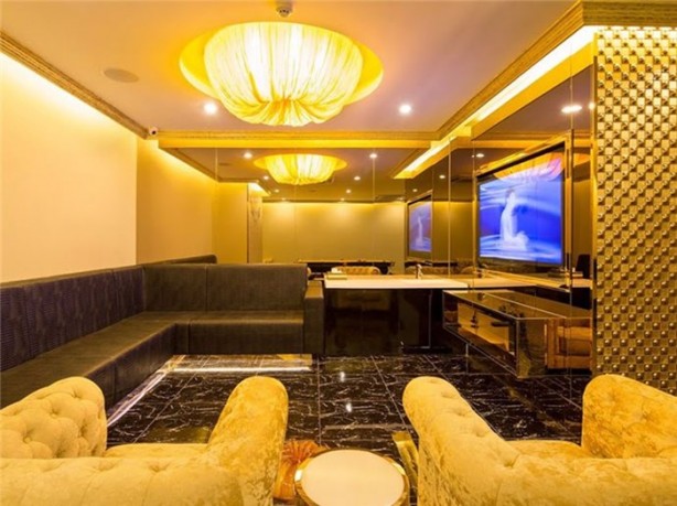 Foto - Bu spor salonunda yok yok!