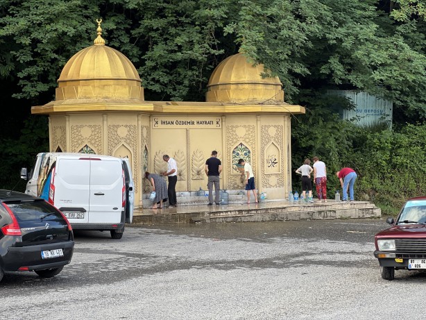 Foto - Bu su birçok hastalığa iyi geliyor! Şehir dışından gelmeye başladılar