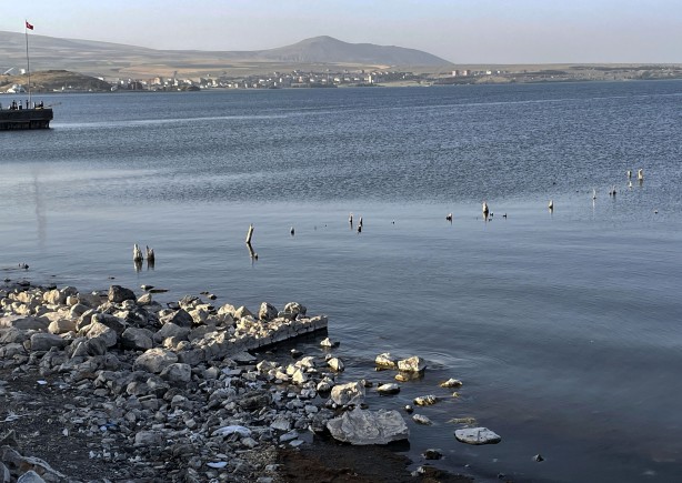 Foto - Bu tablonun sonu iyi değil! Van Gölü'nde tedirgin eden görüntüler