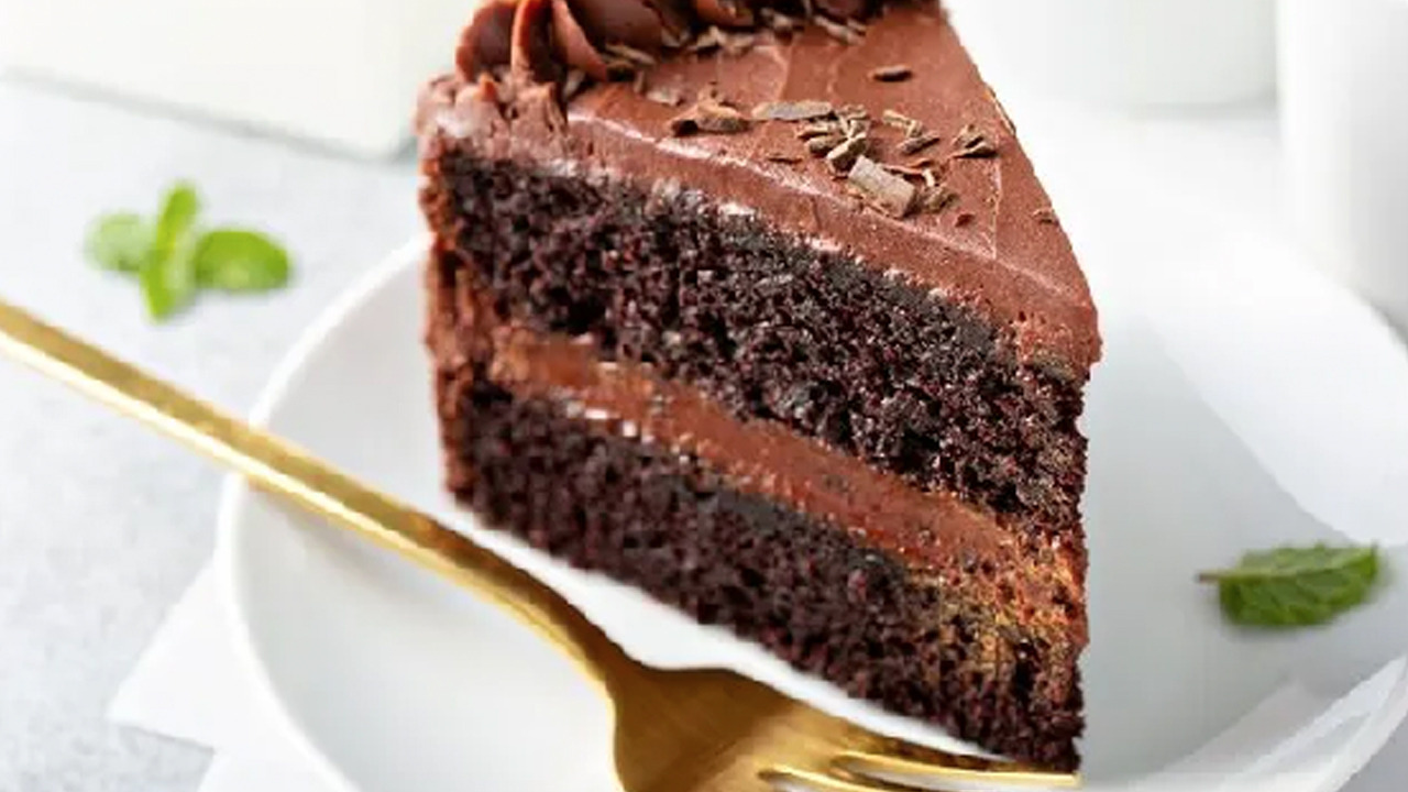 Foto - Bu tarifte yumurta yok! Dünyaca ünlü pastacıdan damak çatlatan çikolatalı kek tarifi