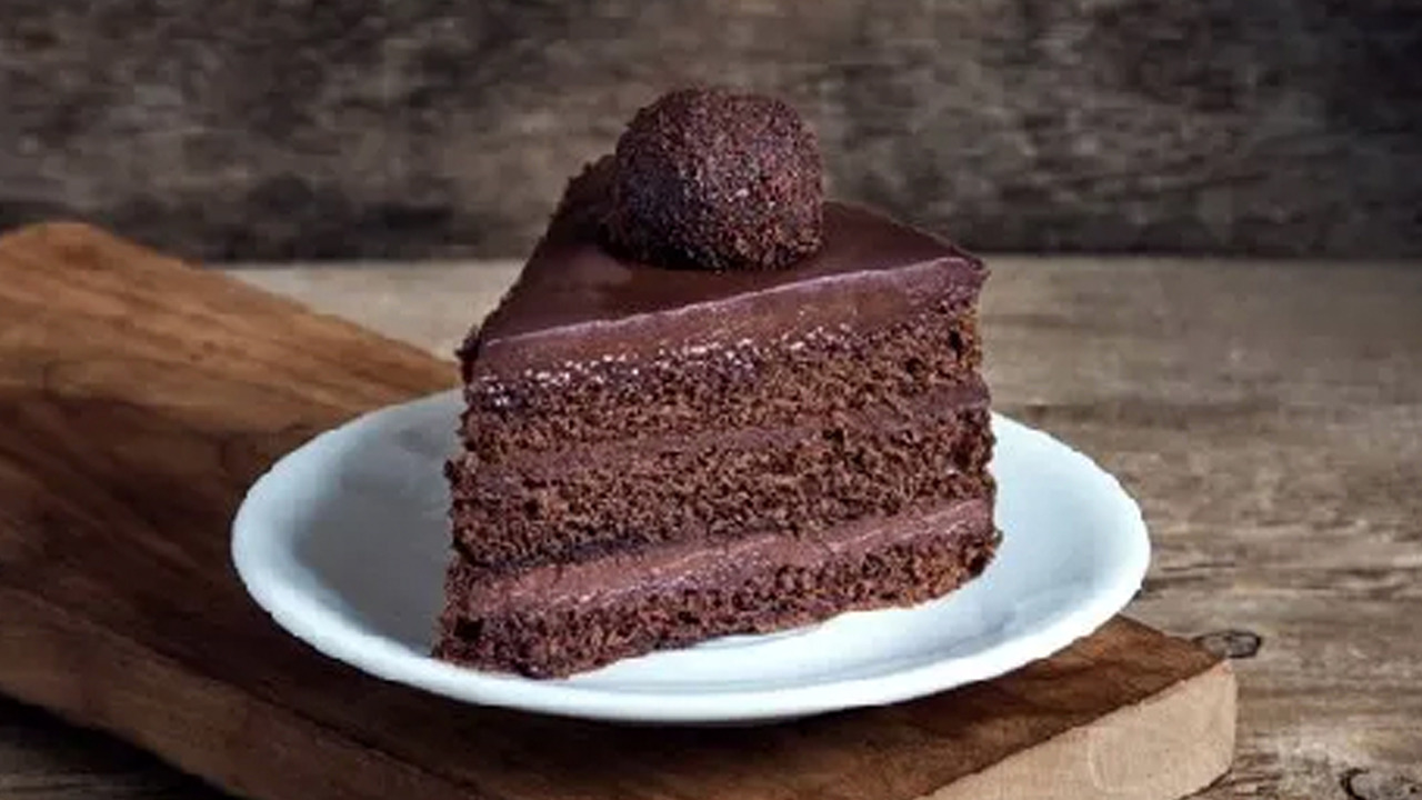 Foto - Bu tarifte yumurta yok! Dünyaca ünlü pastacıdan damak çatlatan çikolatalı kek tarifi