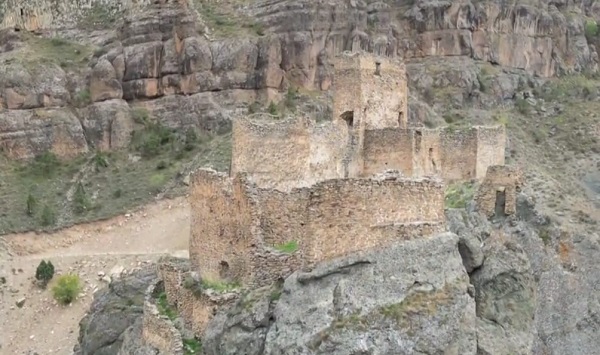 Foto - Bu tarihi yapı Türkiye'de! Bin yıldır aynı ihtişamla ayakta