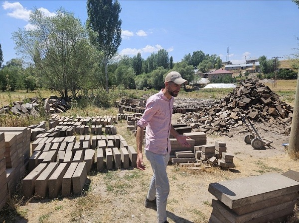 Foto - Bu taşı çıkartmak sanıldığı gibi kolay değil