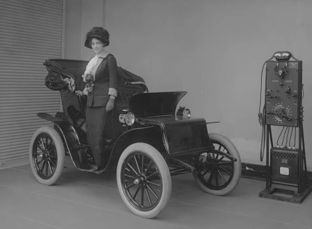 Foto - Bu teknoloji gerçekten yeni mi? 102 yıl önceden söz ediyoruz! Elektrikli araba o zamanlarda da popülermiş!