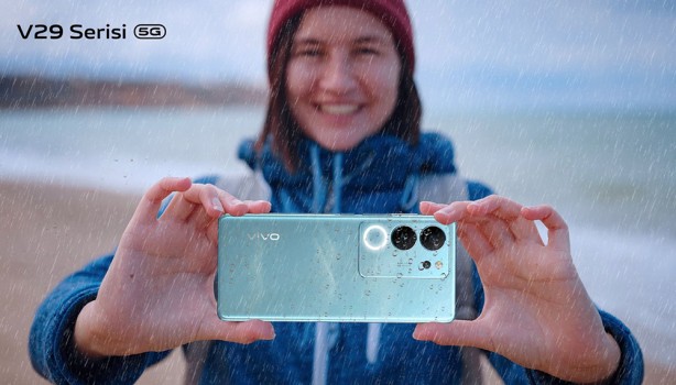 Bu telefon suya ve toza dayanıklılığıyla dikkati çekiyor!