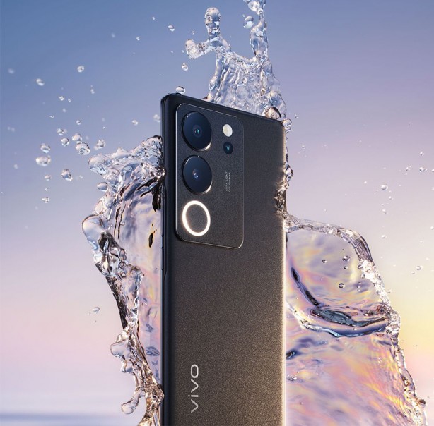 Foto - Bu telefon suya ve toza dayanıklılığıyla dikkati çekiyor!