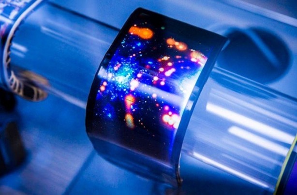 Foto - Bu telefona bakan bir daha bakıyor!