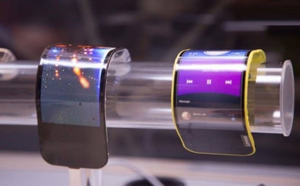 Foto - Bu telefona bakan bir daha bakıyor!