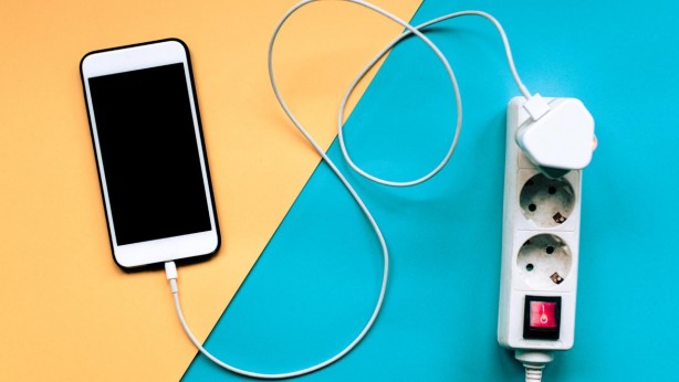 Foto - Bu telefonların şarjı hiç bitmiyor! İşte şarjı günlerce giden akıllı telefonlar