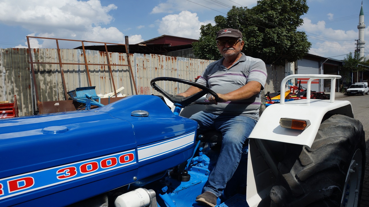 Foto - Bu traktör yarım asırdır yollarda