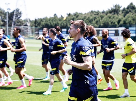 Bu transfer taraftara oh dedirtecek! Yıldız isimden Türkiye planı! Bu sonuç sizi çok şaşırtacak!