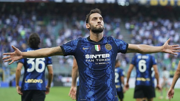 Foto - Bu transfer tarihe geçecek! Milli oyuncu Çalhanoğlu’nu resmen duyurdular! Öyle bir rakam verdiler ki…