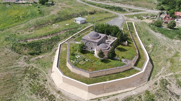 Foto - Bu türbe 523 yıldır ayakta!