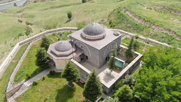 Foto - Bu türbe 523 yıldır ayakta!