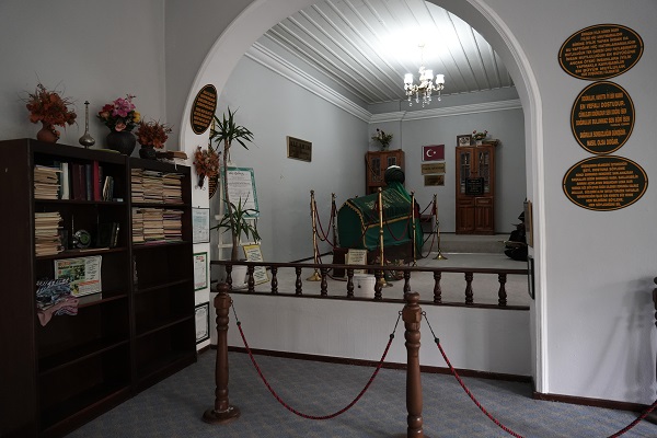 Foto - Bu türbe Ramazan ayında ilgi odağı oluyor