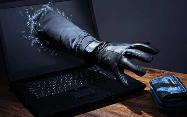 Foto - Bu üç uygulamayı hemen silin! Banka bilgilerini çalıyor!