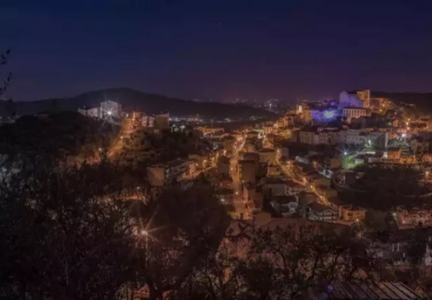 Foto - Burada evler 10 TL'ye satılıyor! Tek bir şartları var
