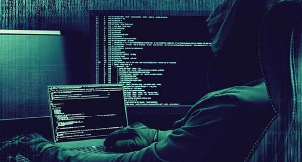 Bu uygulamaları telefonunuzdan hemen silin! Kredi kartından izinsiz para çekiyorlar