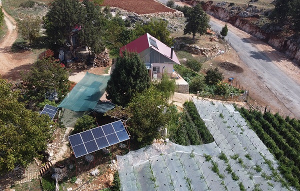 Foto - Bu yöntemle üretim maliyetini sıfırladı! Mersinli çiftçi yılda 70 bin TL tasarruf etti