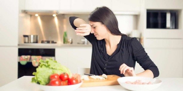 Foto - Bu yöntemlerle, soğan doğrarken gözlerinizden bir damla bile yaş akmayacak! İşte "Hay Allah razı olsun" dedirten çözümü