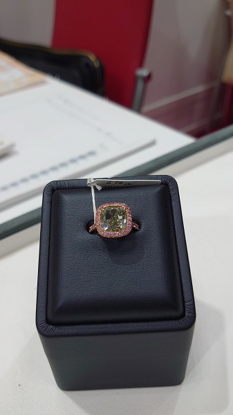 Foto - Bu yüzüğün fiyatı dudak uçuklattı